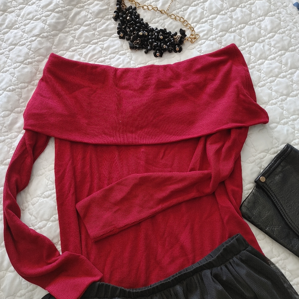 NWT Off shoulder top - Picture 2 of 7